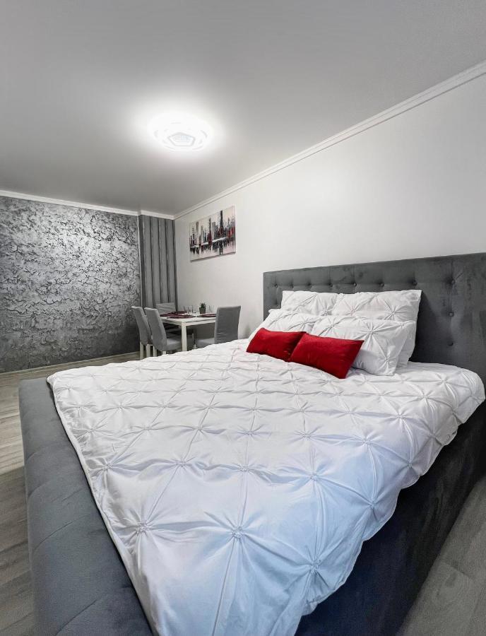 Luxor Ultra-Central Apartments Sibiu Buitenkant foto