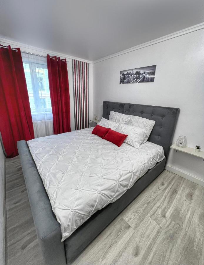 Luxor Ultra-Central Apartments Sibiu Buitenkant foto